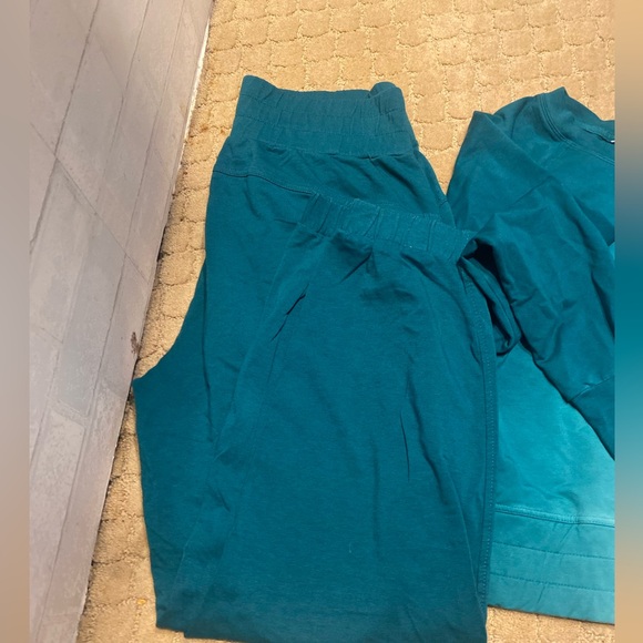 Joy Lab green ombré crew neck cropped sweater w/ Mid-Rise Terry Joggers NWOT - Picture 5 of 11